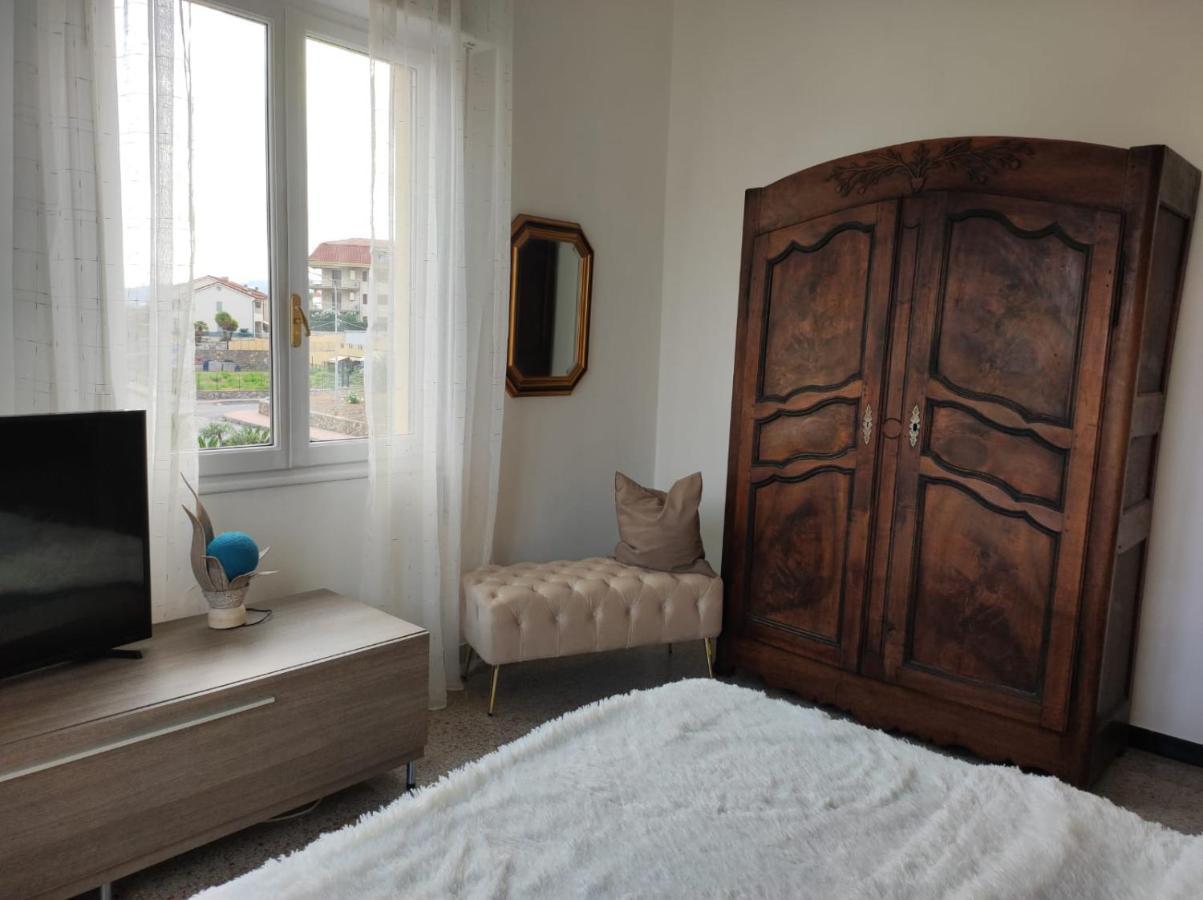 Appartamento Vicino Al Mare Con Parcheggio Riva Ligure Buitenkant foto